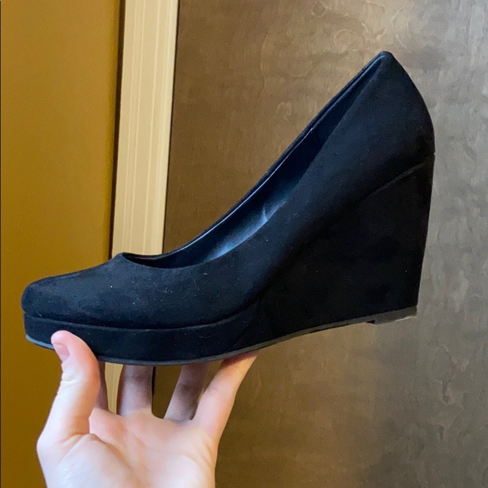 Apt 9 Wedges